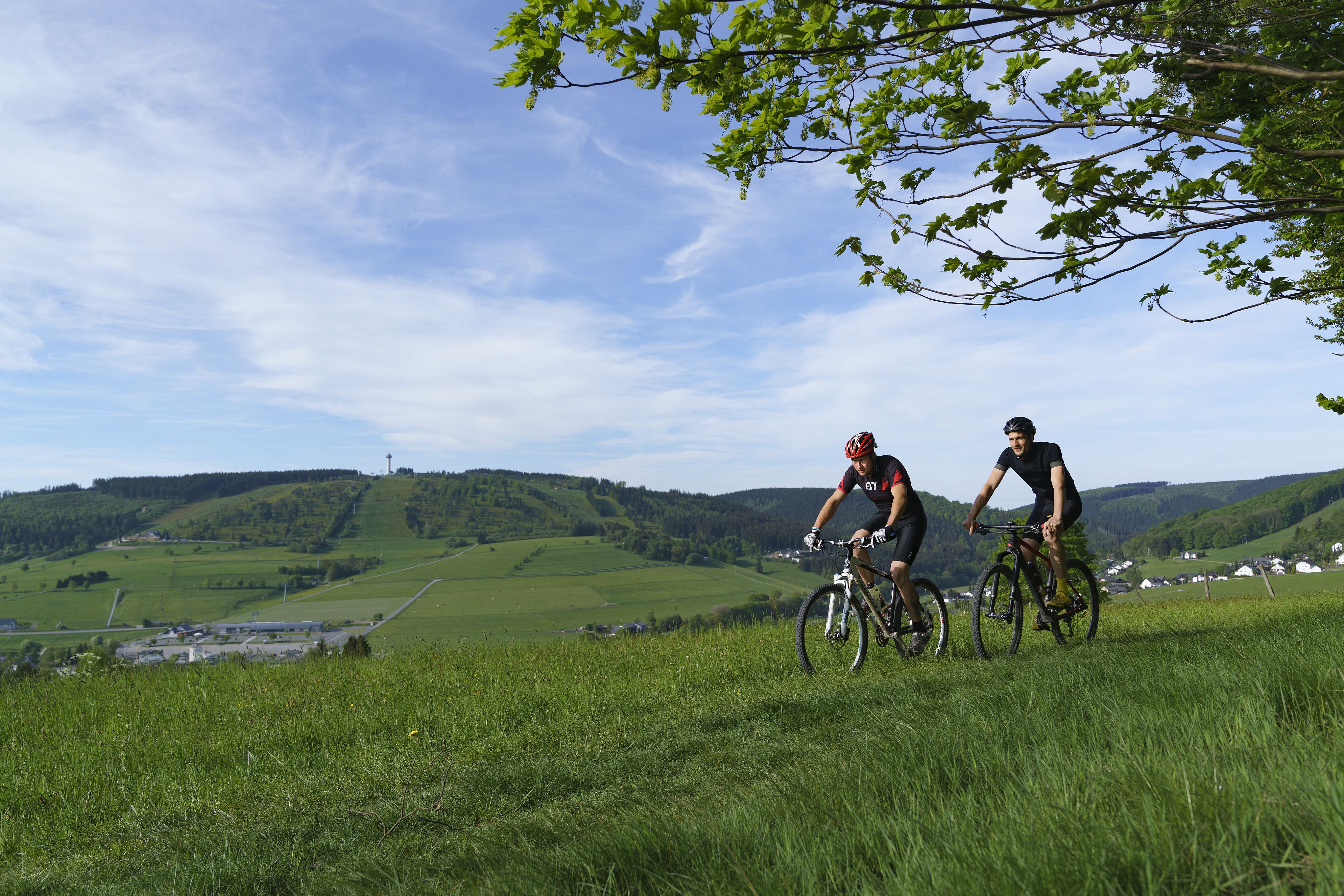 Mountainbiken und Motorradfahren rund um Willingen